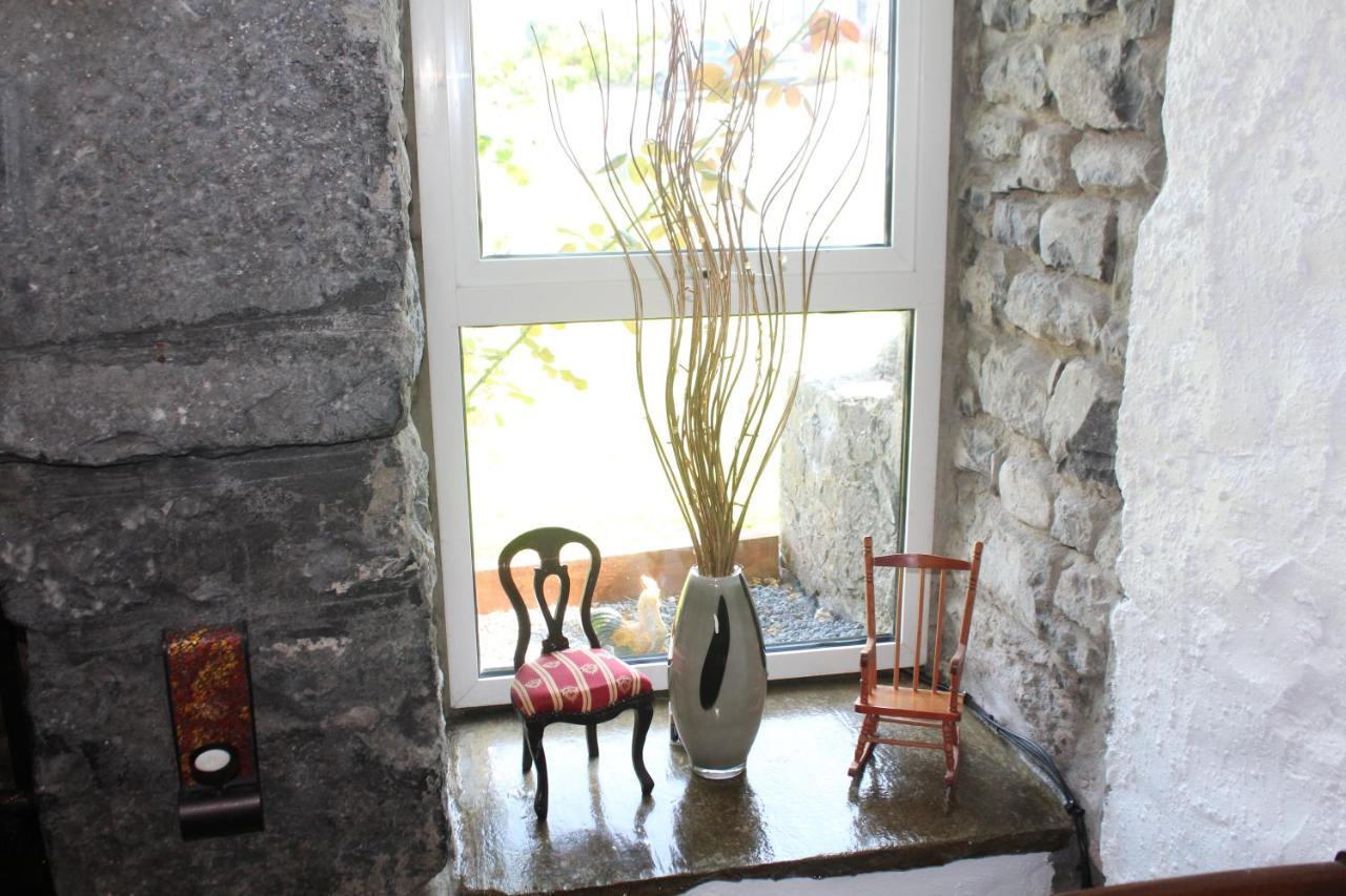 1844 Seascape Cottage Is Located On The Wild Atlantic Way Fanore Exterior foto