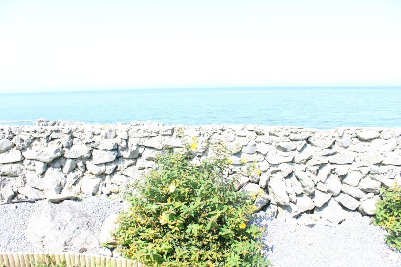 1844 Seascape Cottage Is Located On The Wild Atlantic Way Fanore Exterior foto