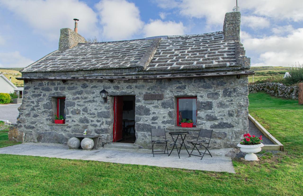1844 Seascape Cottage Is Located On The Wild Atlantic Way Fanore Exterior foto