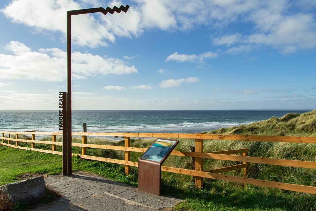 1844 Seascape Cottage Is Located On The Wild Atlantic Way Fanore Exterior foto
