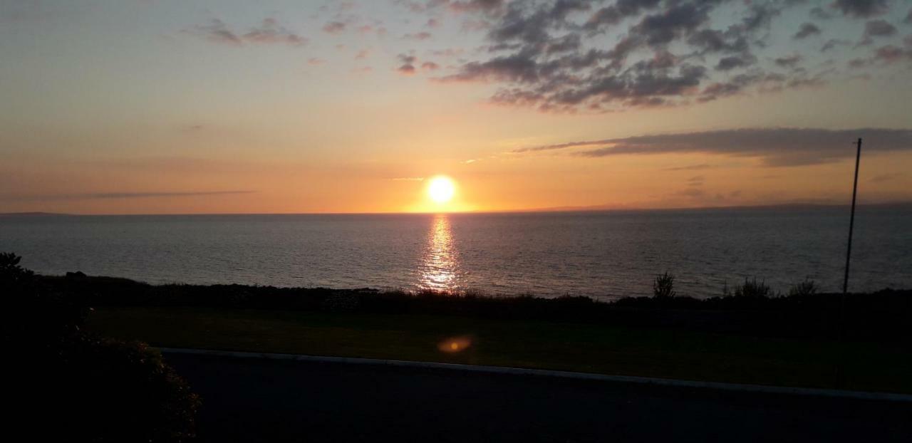 1844 Seascape Cottage Is Located On The Wild Atlantic Way Fanore Exterior foto